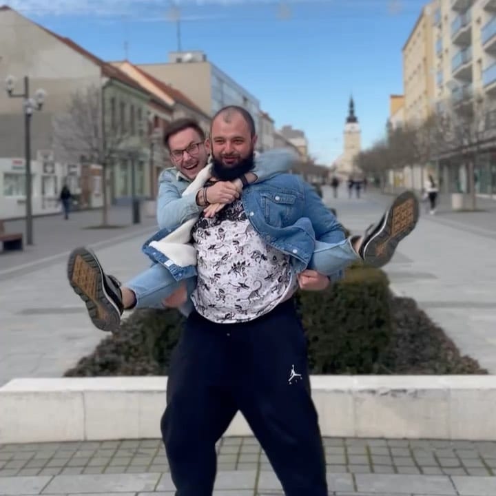 Post 8 by Руслан Коношенко on Instagram (video)