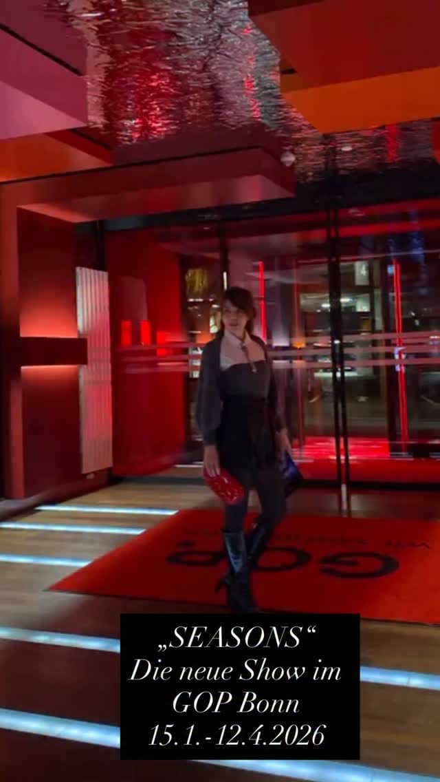 Post 1 by Kathrin Lehniger City, Lights & Glam im Rheinland on Instagram (video)