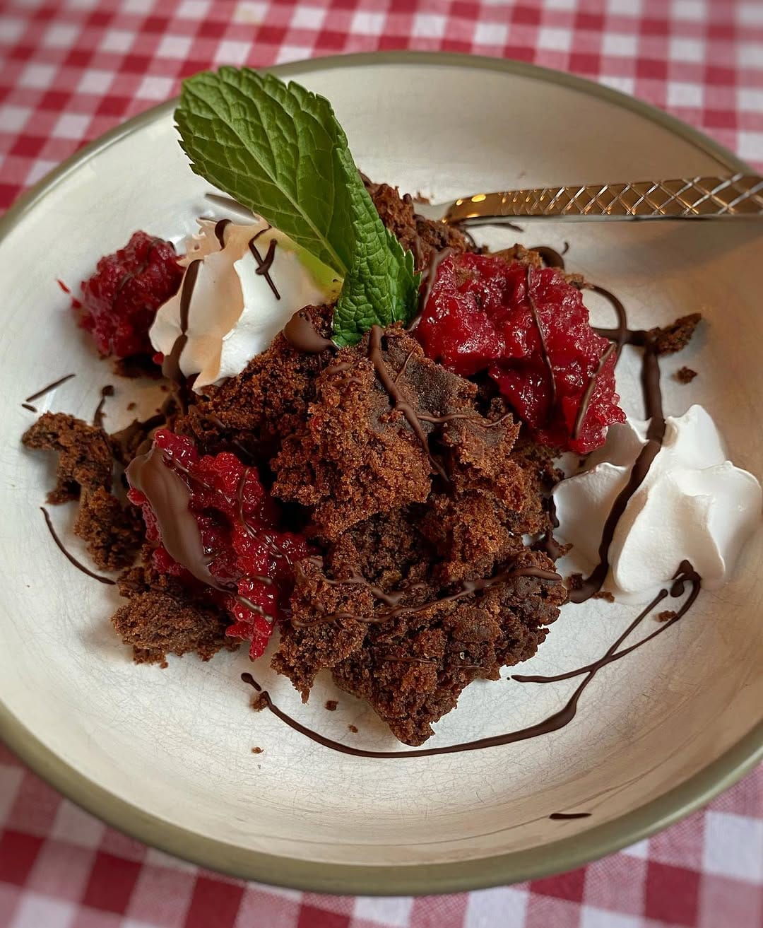Post 10 by VEGAN GUIDE BERLIN on Instagram (carousel)