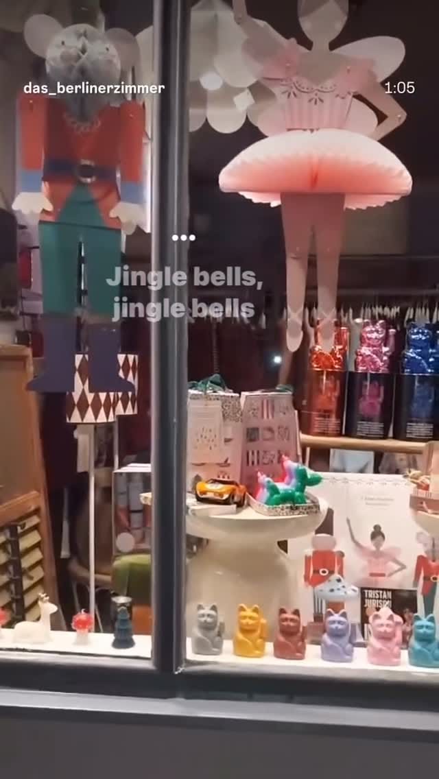 Post 3 by Das Berlinerzimmer on Instagram (video)