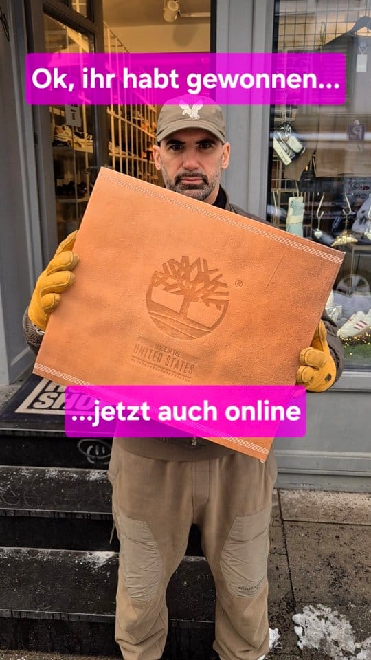 Post 5 by glOry hOle sneaker shOp on Instagram (video)
