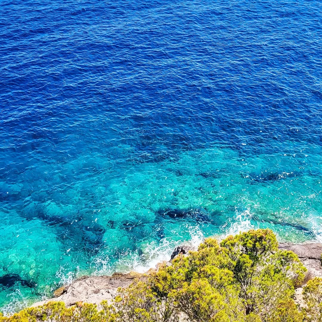 Post 4 by travel holiday lifestyle ☀️⛵🛫 on Instagram (carousel)
