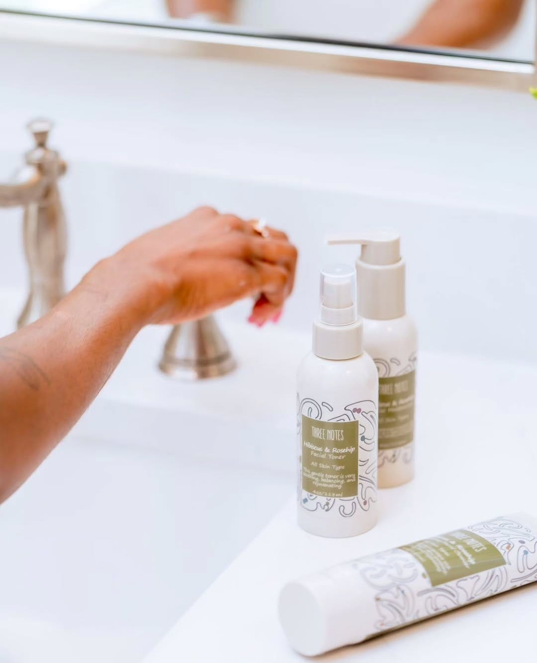 Post 10 by Three Notes Skincare on Instagram (image)