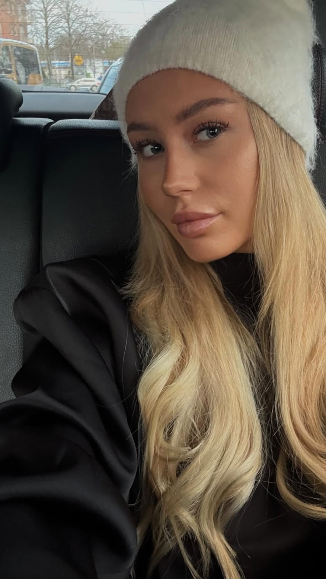 Post 9 by lilly sophie on Instagram (video)