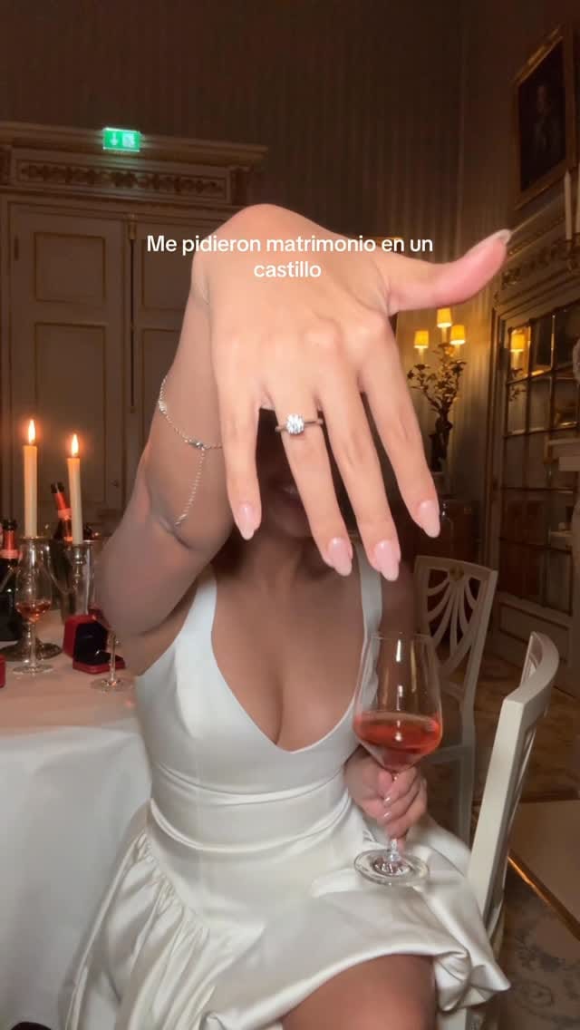 Post 9 by 𝗖𝗮𝗿𝗹𝗮 𝗕𝗮𝗻𝗱𝗮 on Instagram (video)