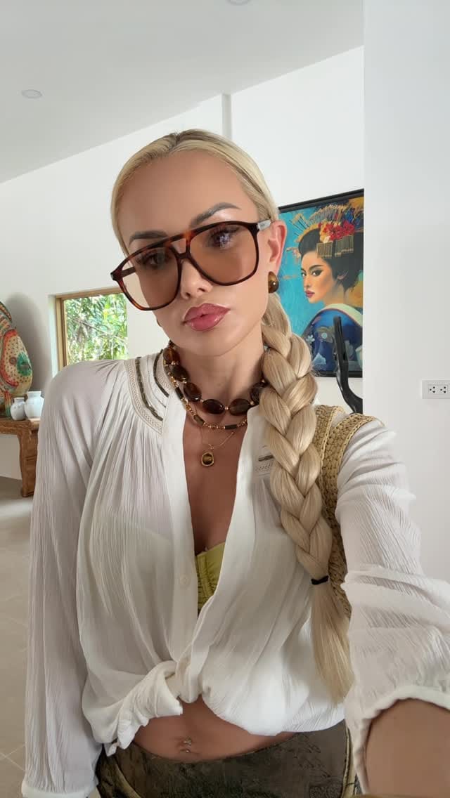 Post 3 by SKIN EXPERT - Michelle Lorraine Ulrich on Instagram (video)