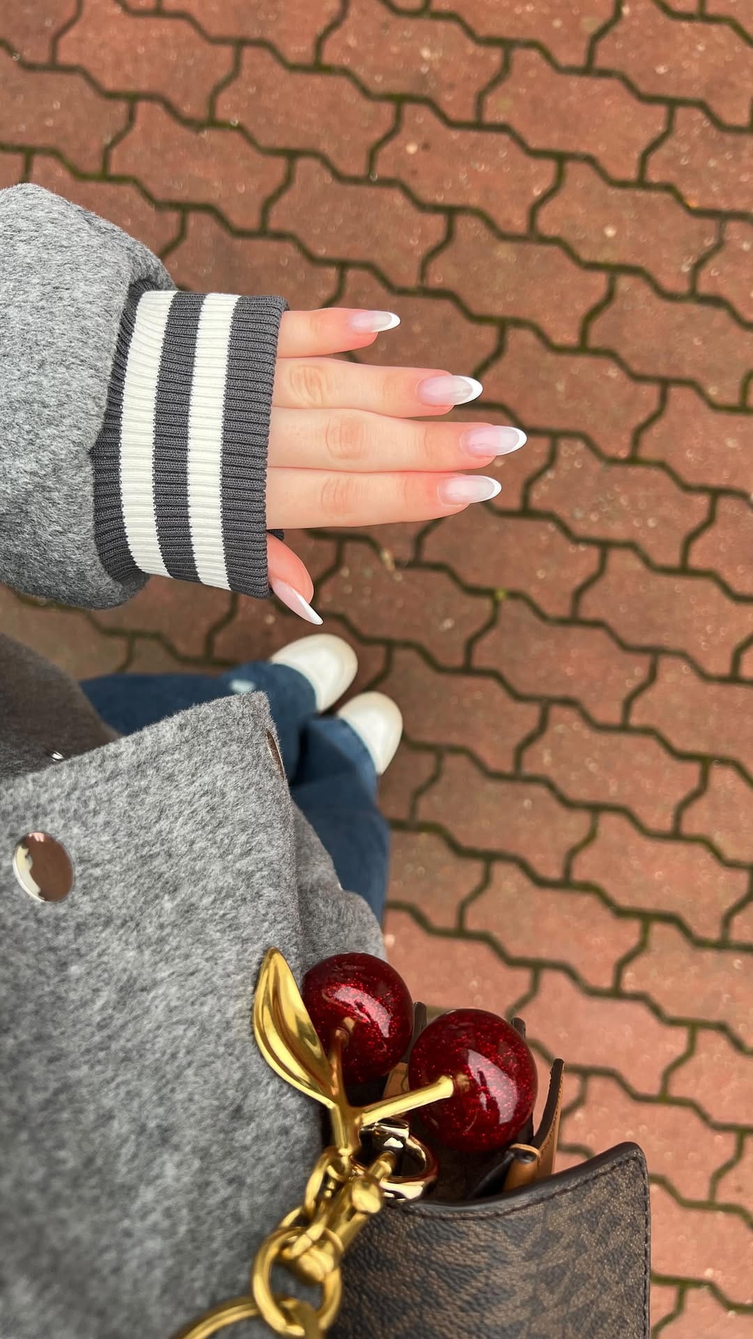 Post 3 by Liliana on Instagram (video)