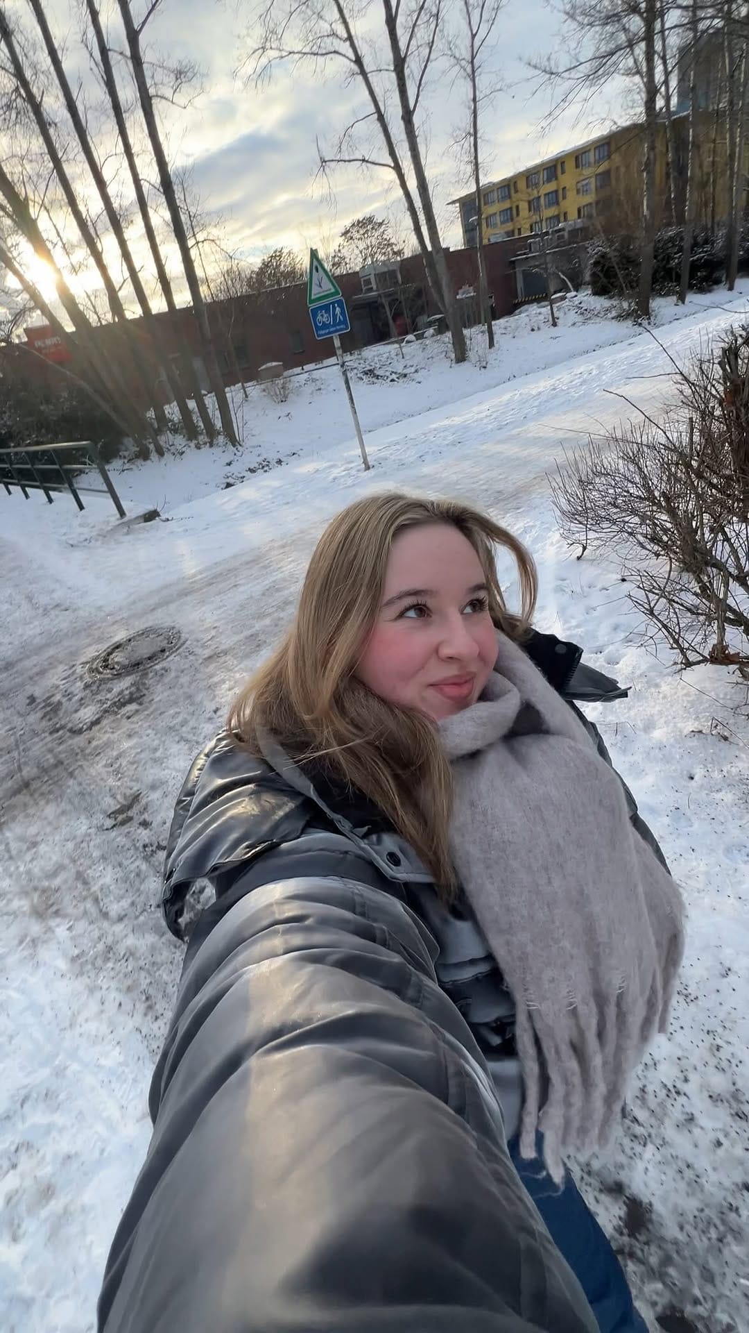 Post 2 by Liliana on Instagram (video)