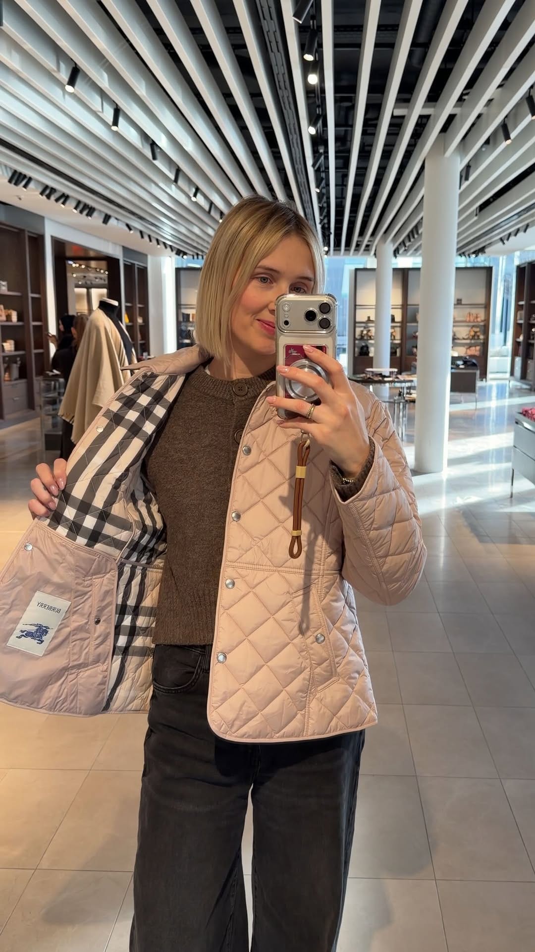 Post 6 by Sia 🌸 on Instagram (video)