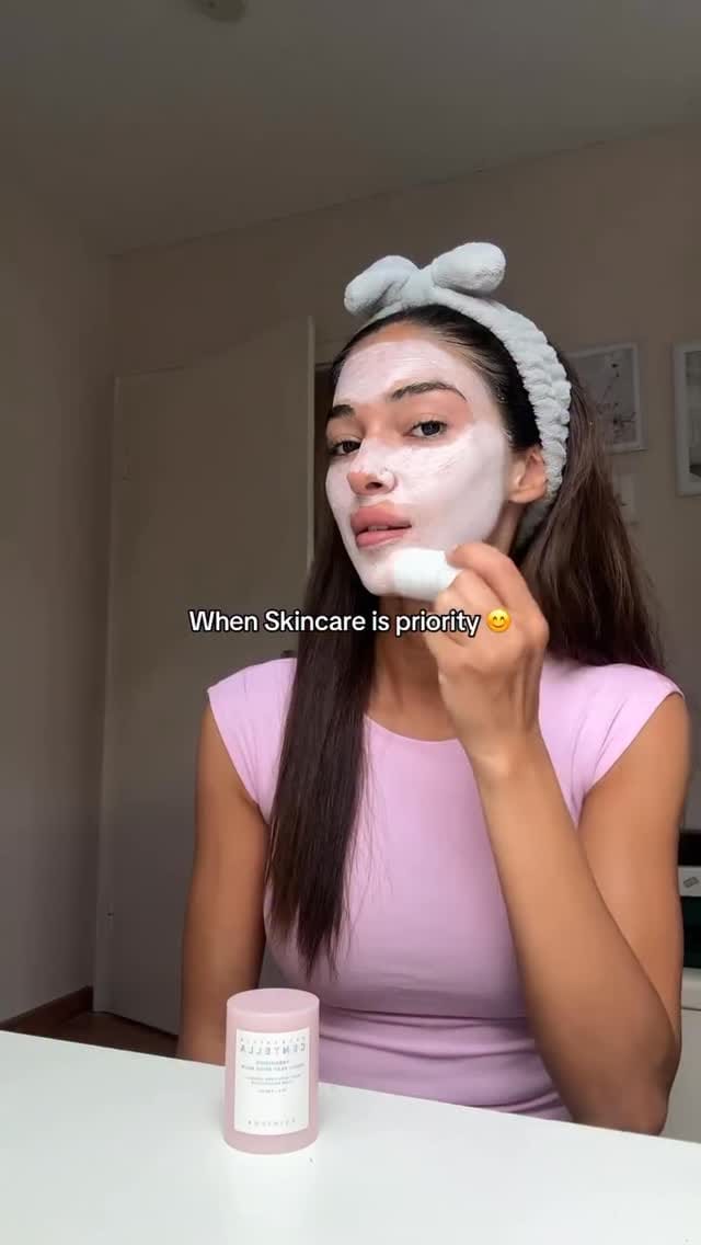 Post 5 by The Essential Beauty on Instagram (video)