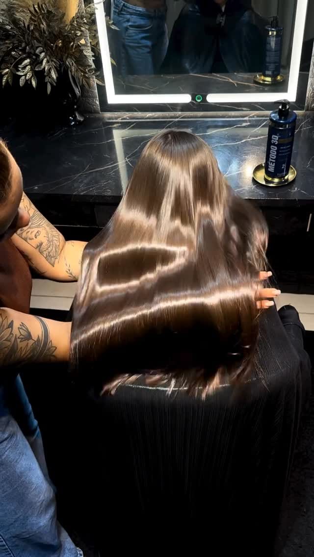 Post 8 by The Essential Beauty on Instagram (video)