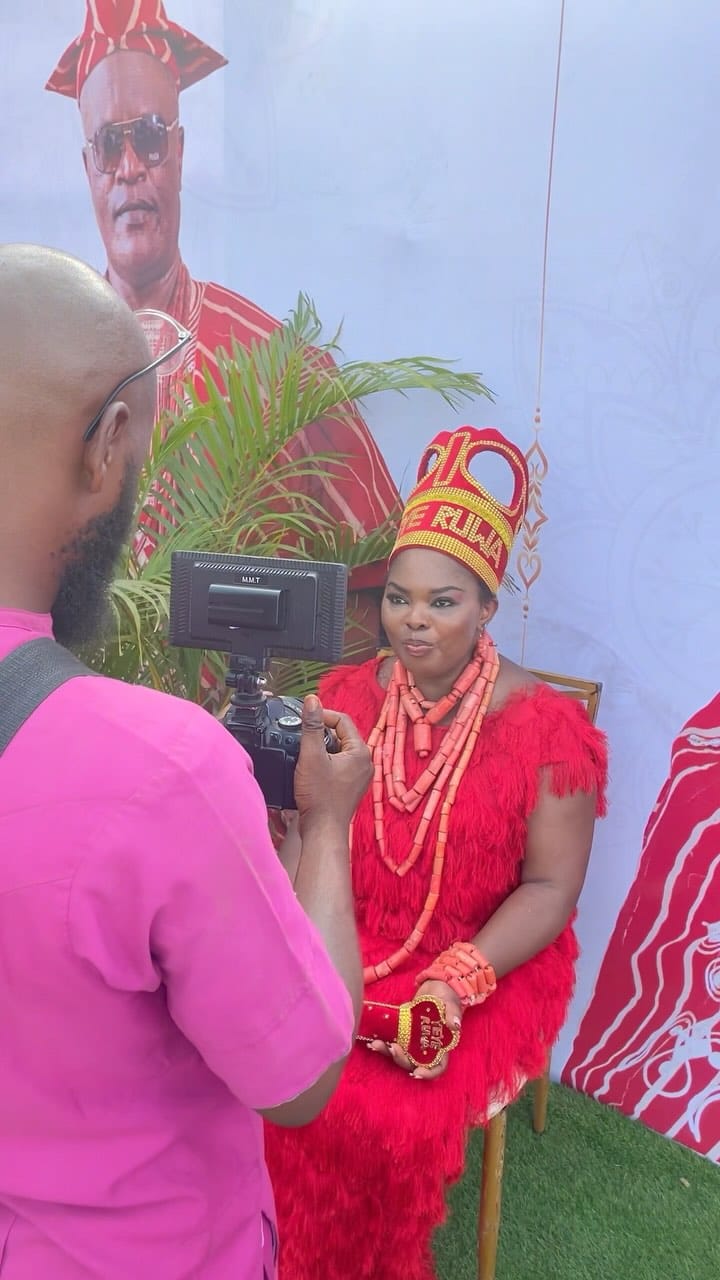 Post 2 by Afroshop Mama T GmbH on Instagram (video)