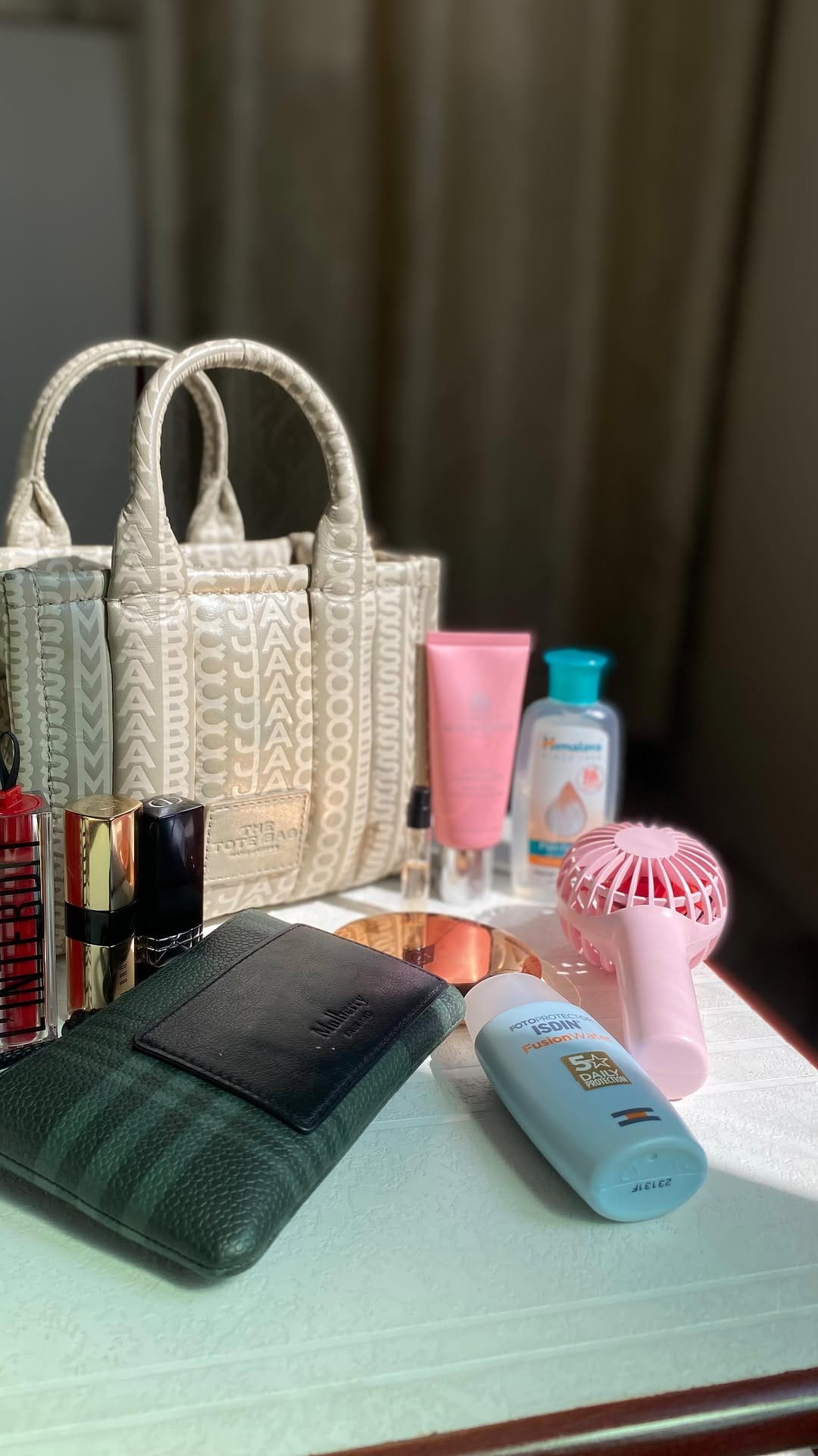 Post 10 by Essentials 💫 on Instagram (video)