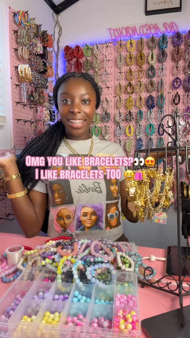 Post 7 by Bracelet G.O.A.T 🛍 on Instagram (video)