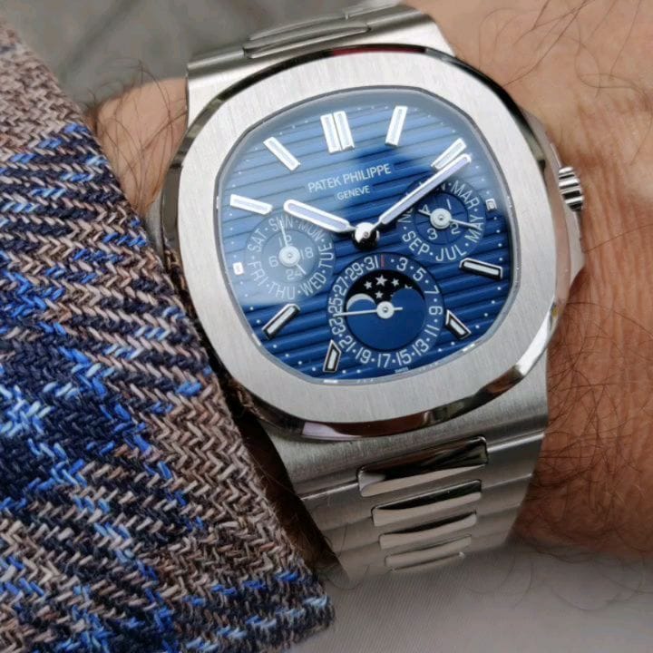 Post 9 by Luxurywatches Munich on Instagram (carousel)