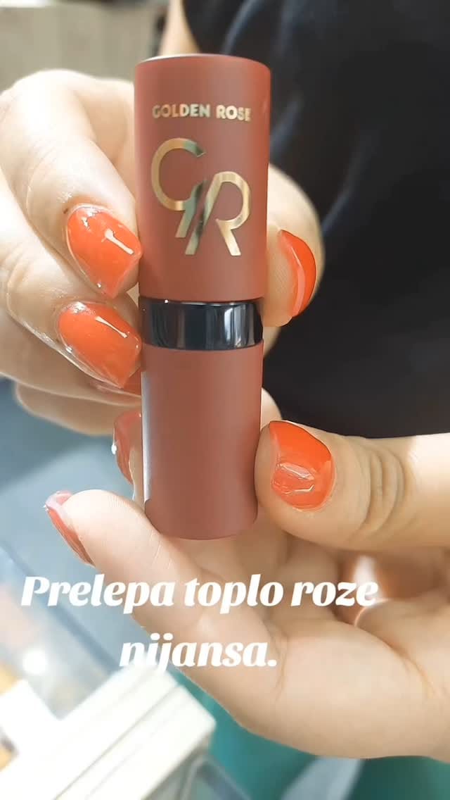 Post 3 by Parfimerija San on Instagram (video)