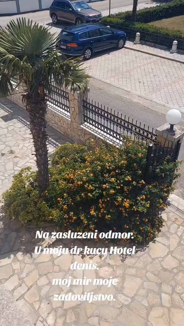 Post 1 by Parfimerija San on Instagram (video)