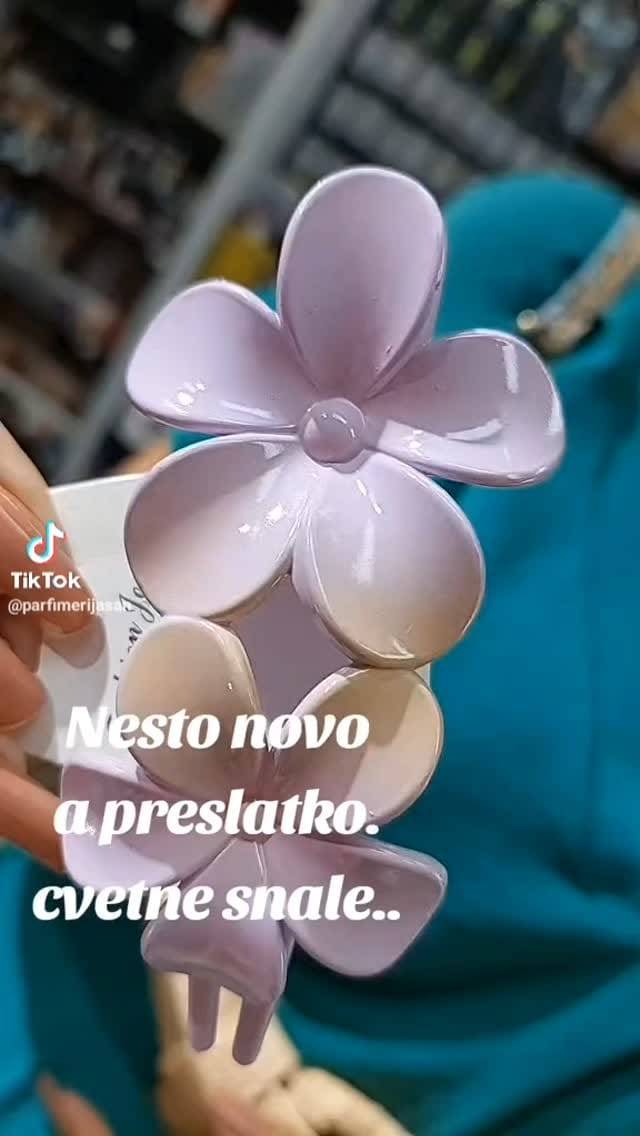 Post 10 by Parfimerija San on Instagram (video)