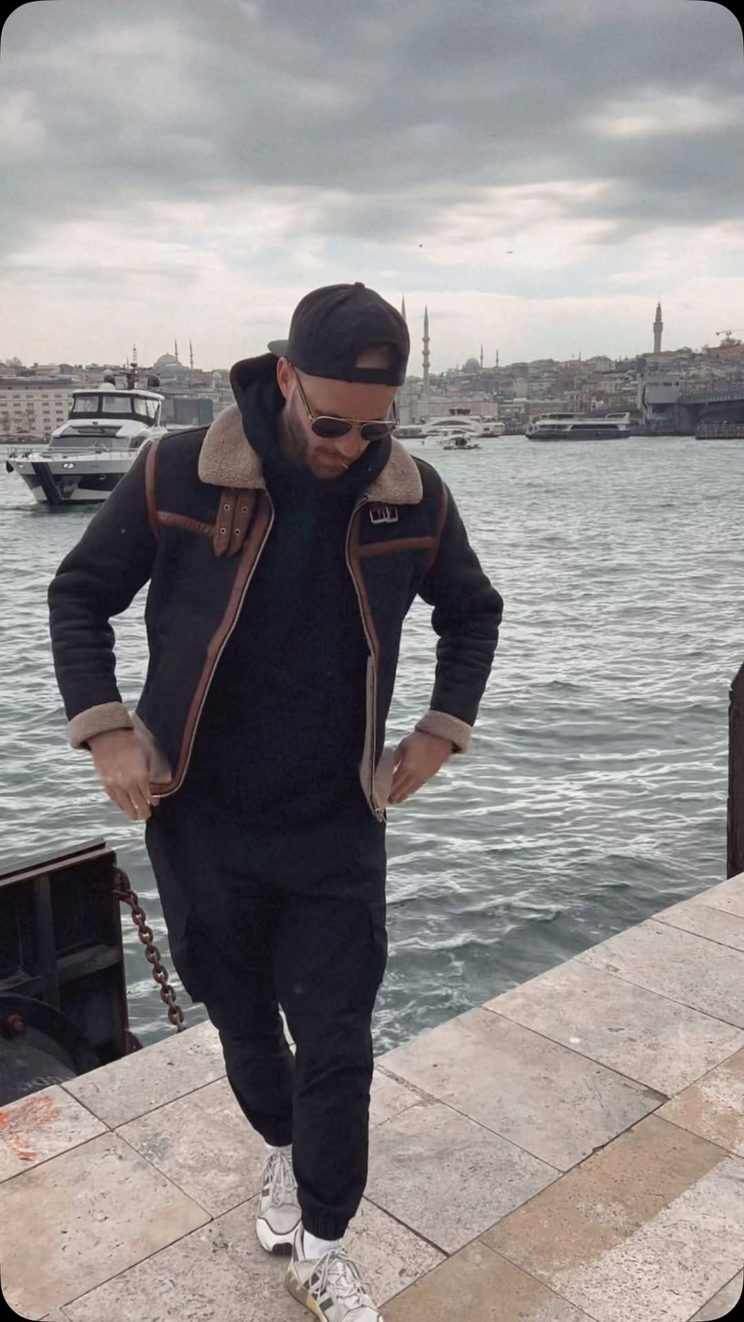 Post 10 by Alex Ekkel on Instagram (video)