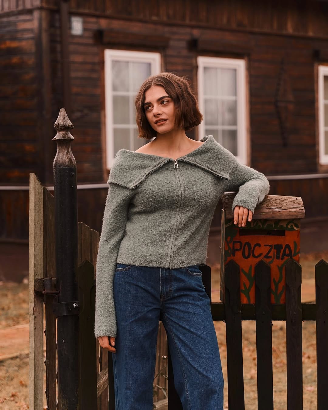 Post 7 by 24COLOURS. Berlin Fashion. on Instagram (image)