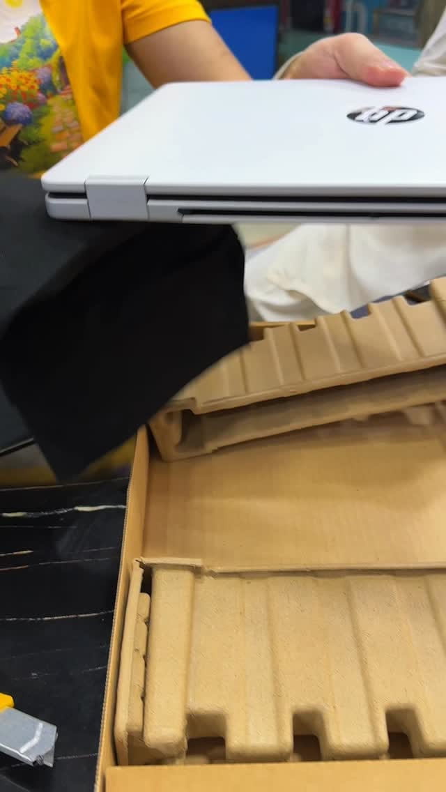 Post 7 by My IT Store on Instagram (video)