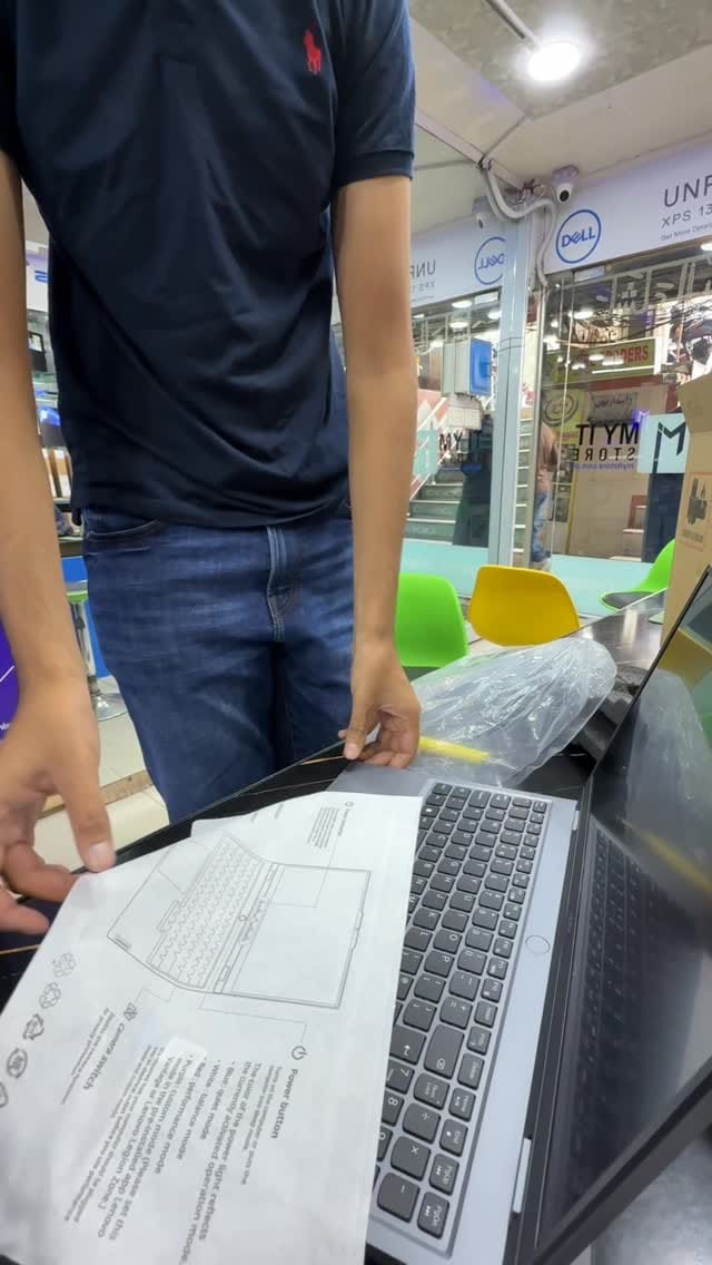 Post 6 by My IT Store on Instagram (video)