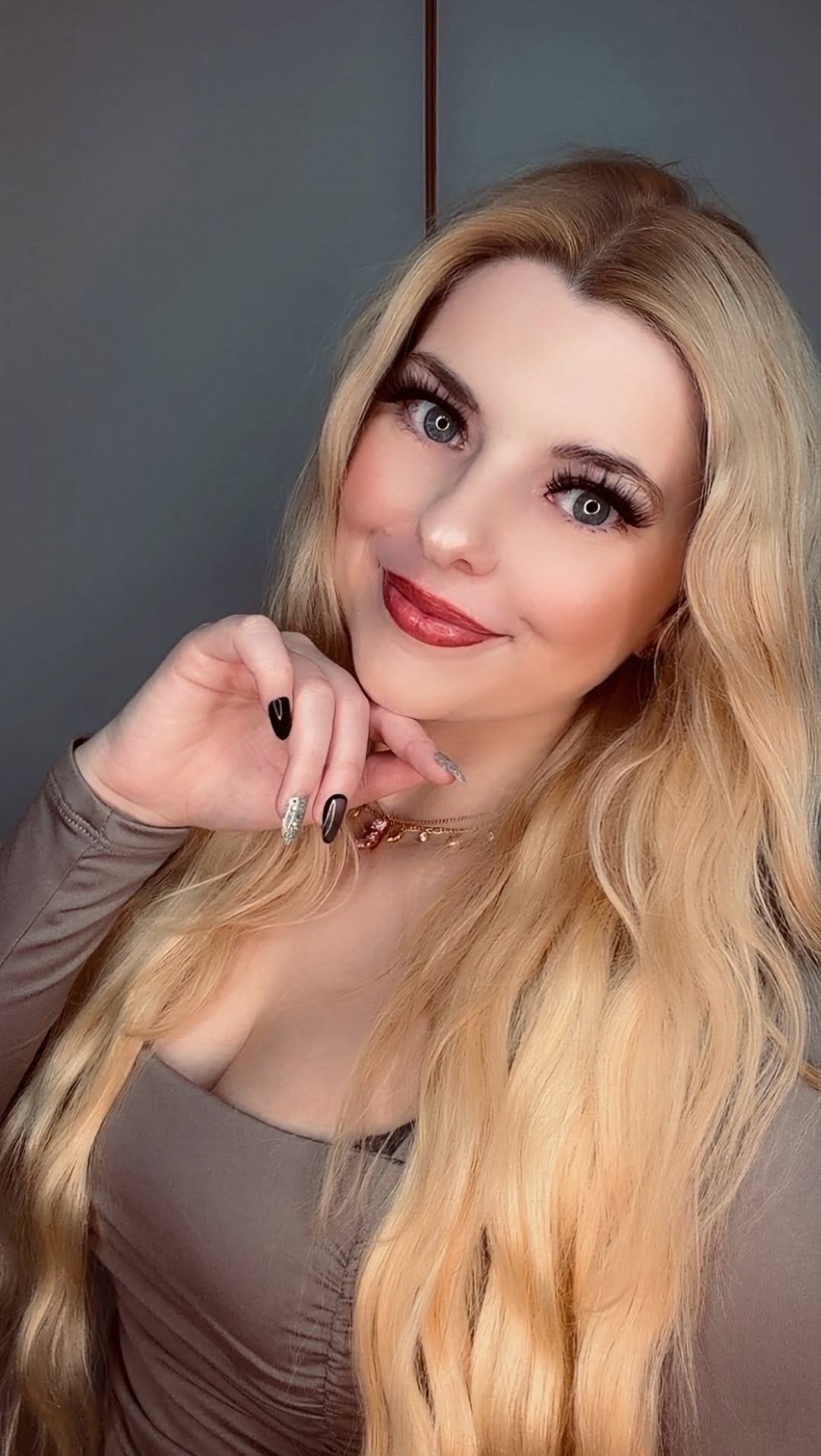 Post 5 by Nɑtɑʟıє🌸 on Instagram (video)
