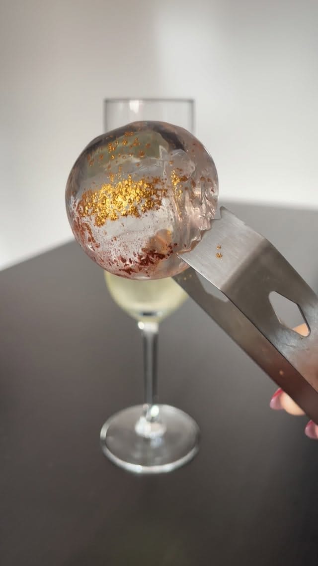 Post 9 by drinks, snacks & dolce vita on Instagram (video)