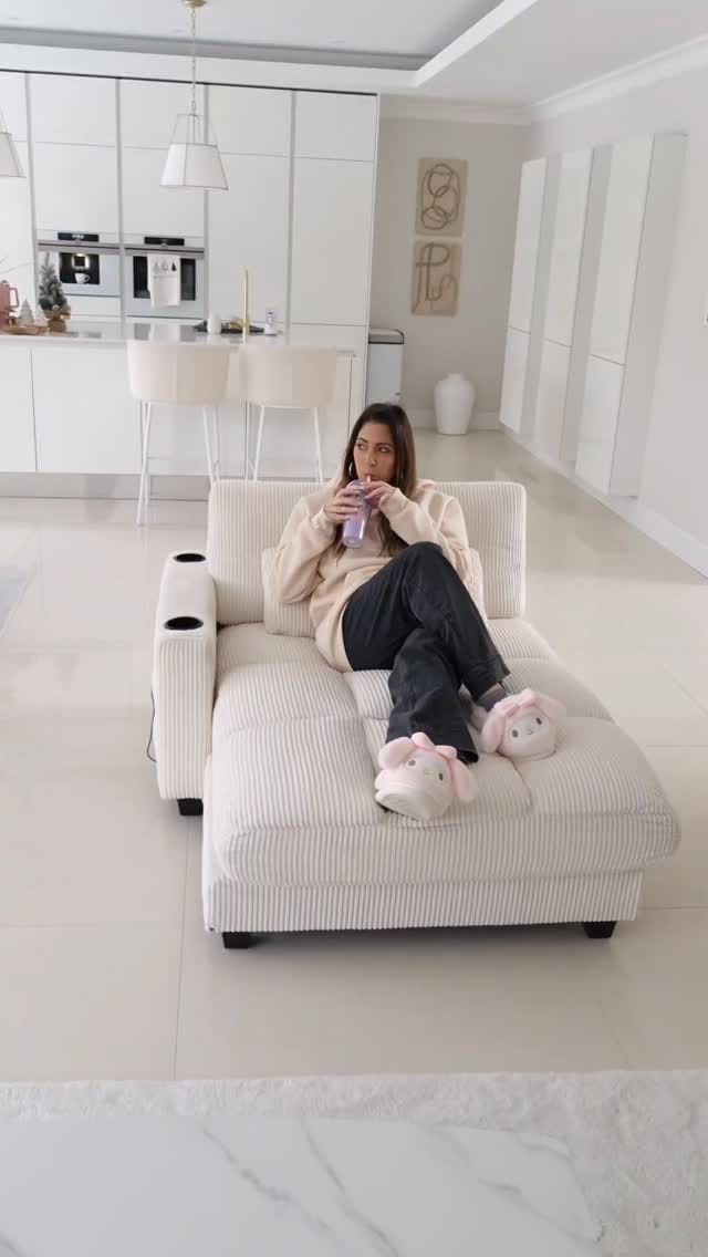 Post 4 by Mayra Joann Lobato on Instagram (video)