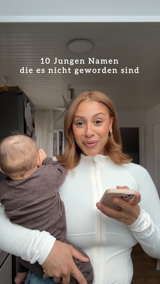 Post 10 by Vanessa 28 on Instagram (video)