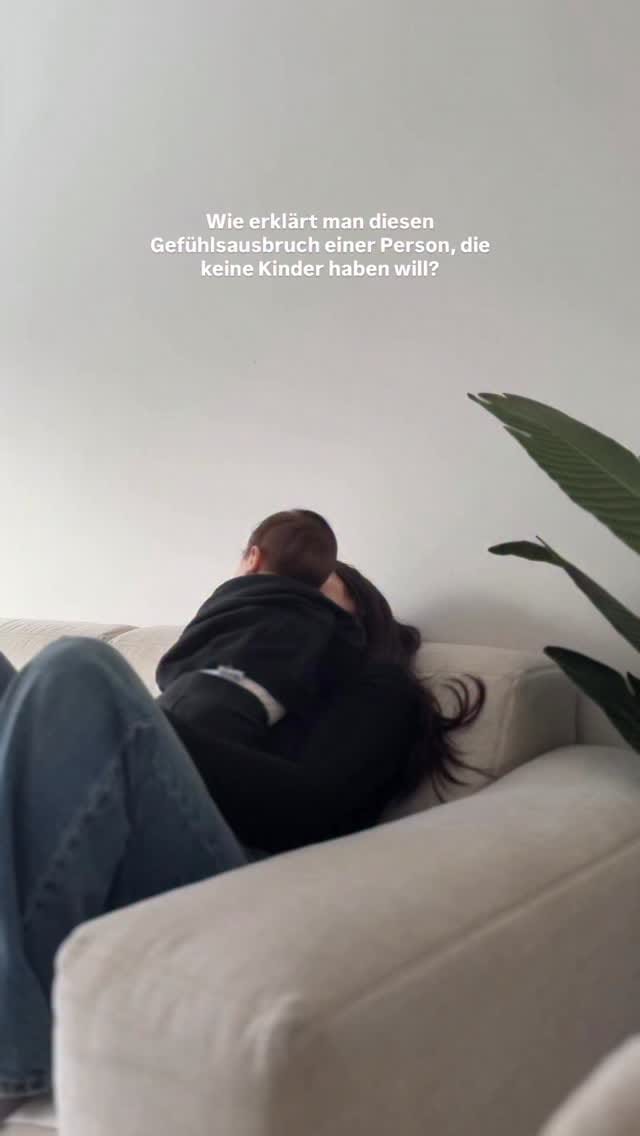Post 4 by Aysenur on Instagram (video)