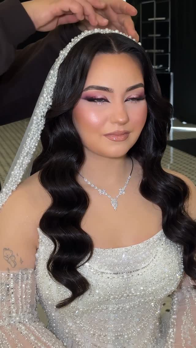 Post 6 by Ayşe Kaya on Instagram (video)