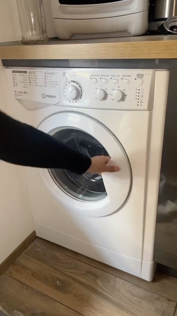 Post 10 by Clean with Njo🎀 on Instagram (video)