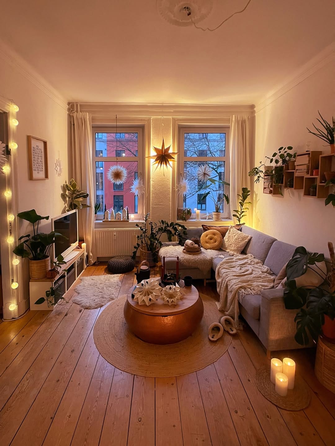 Post 2 by Dani | Hamburgdaniahoi |Wohnen|Pflanzen|Pudel|DIY|Balkon on Instagram (carousel)