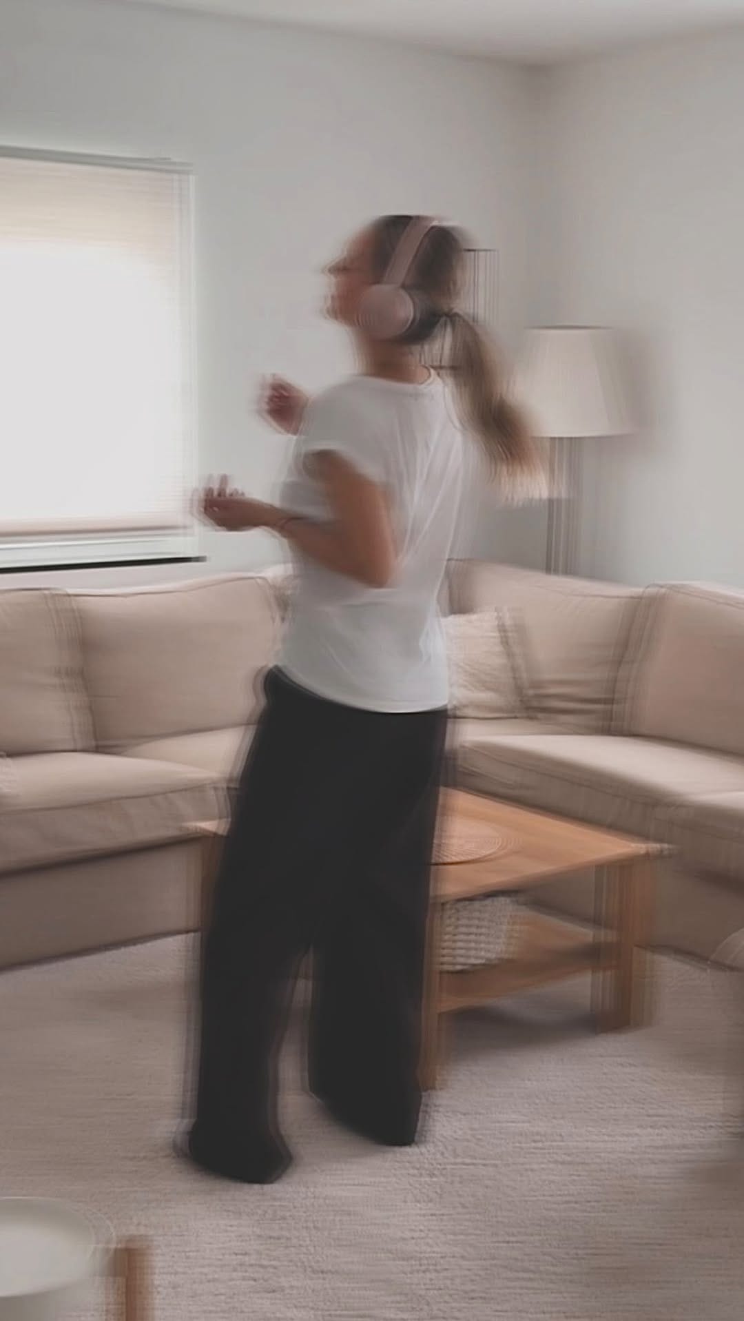 Post 4 by Kinga on Instagram (video)