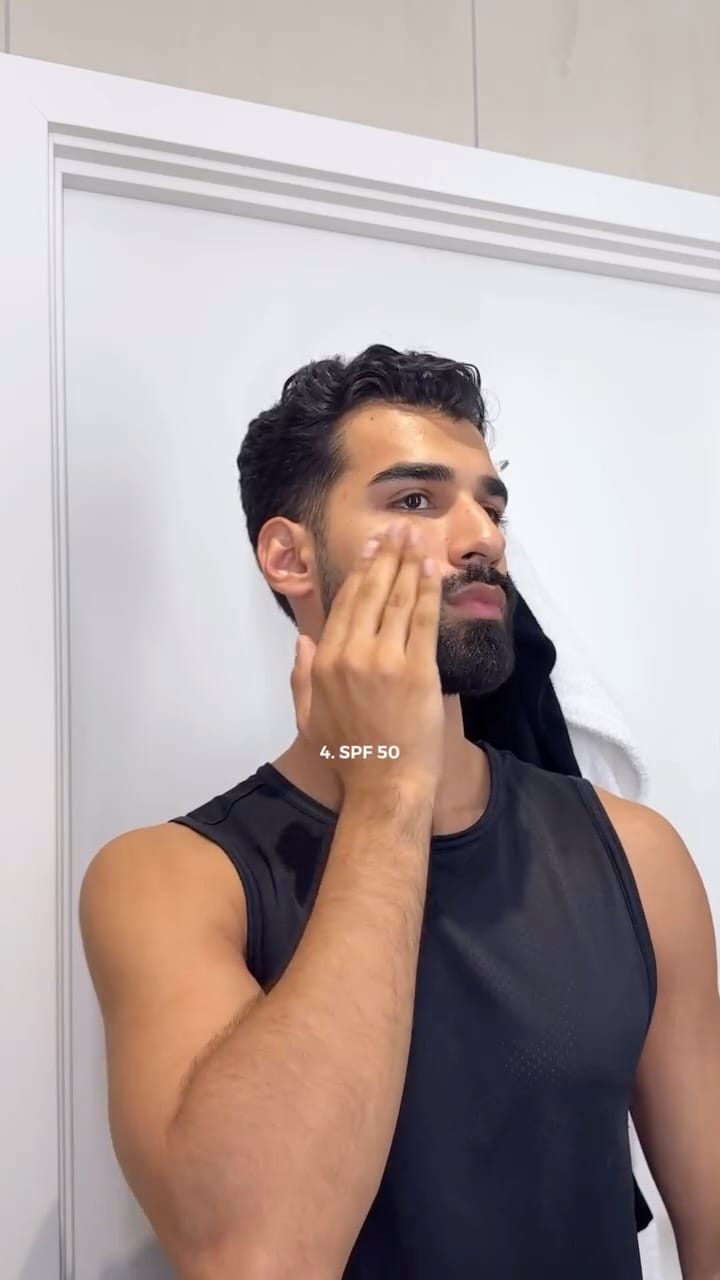 Post 4 by CeraVe on Instagram (video)