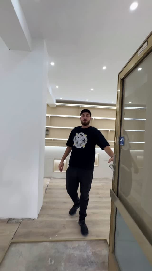 Post 3 by SMOKE BROTHERS BERLIN on Instagram (video)