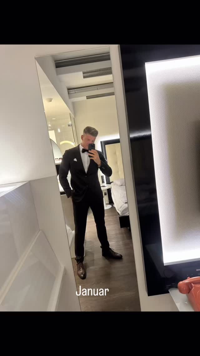 Post 1 by Jan Schröder on Instagram (video)