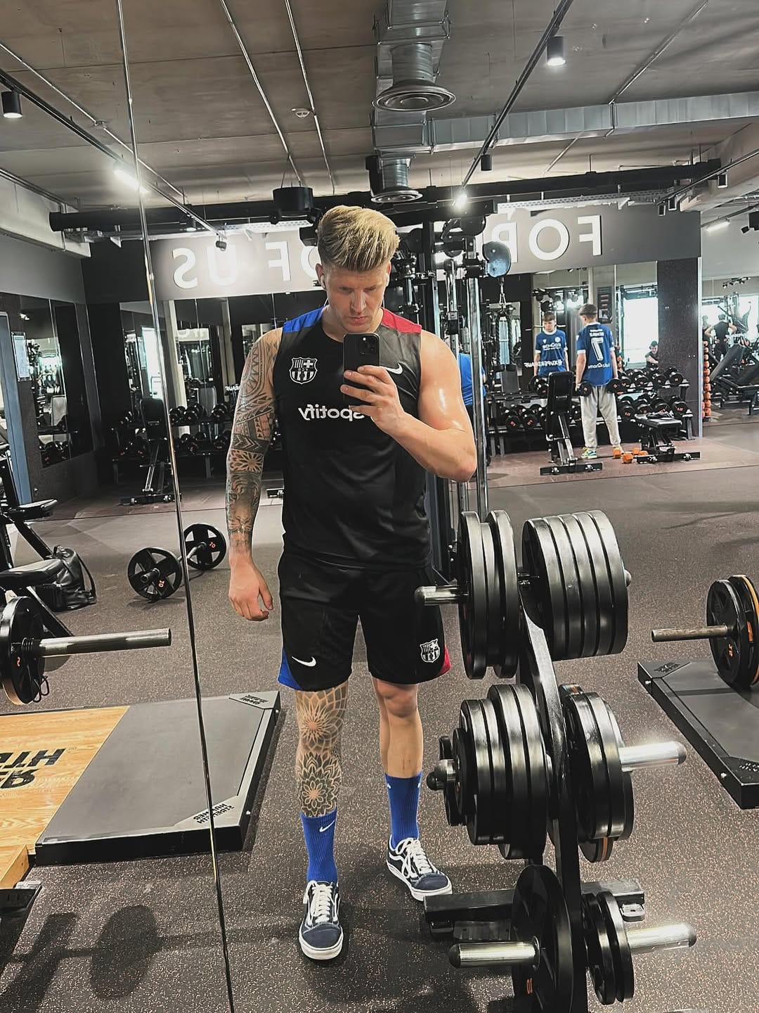Post 2 by Jan Schröder on Instagram (image)