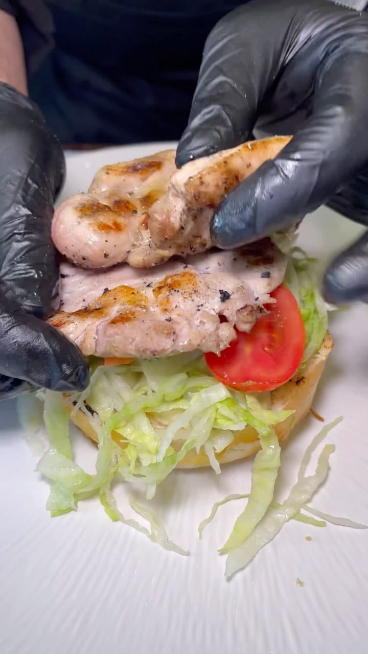 Post 6 by OSSO Macelleria  Hamburgeria🥩🍔 on Instagram (video)