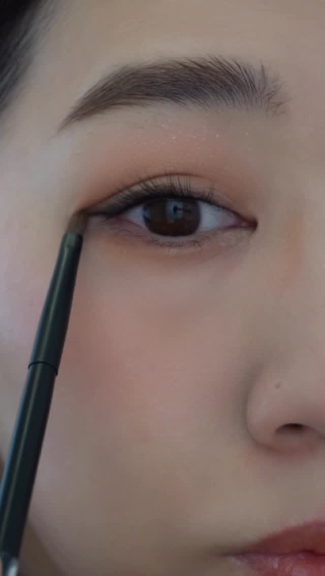 Post 2 by ESSENTIAL BROW 代官山【エッセンシャル ブロウ】 on Instagram (video)
