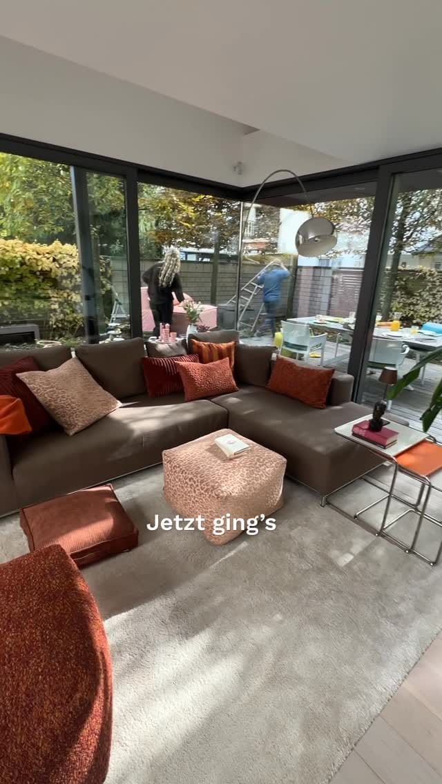 Post 10 by H.O.C.K. on Instagram (video)