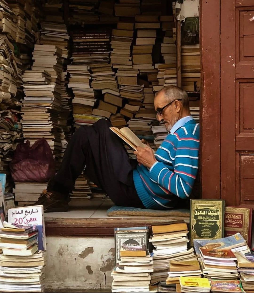 Post 6 by مكتبة جذور-Juthoor on Instagram (image)