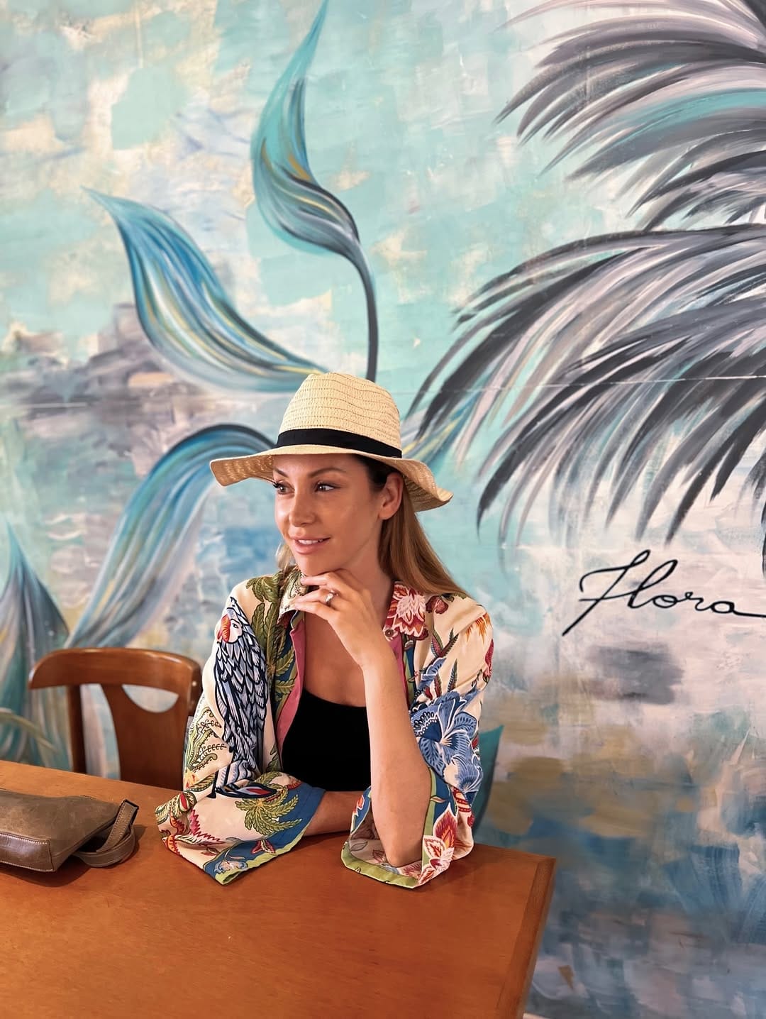 Post 4 by Dora Hollos on Instagram (carousel)