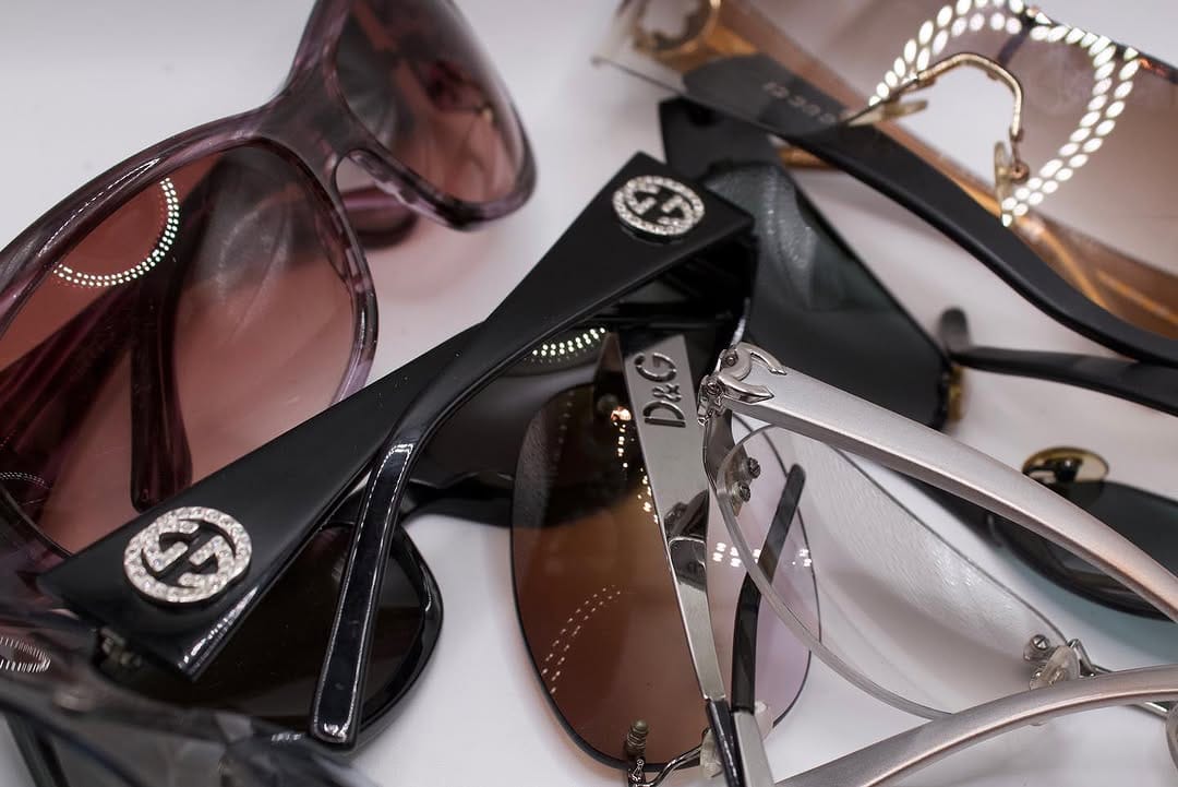 Post 8 by Vintage Designer Clothing, Accessoire Store on Instagram (image)