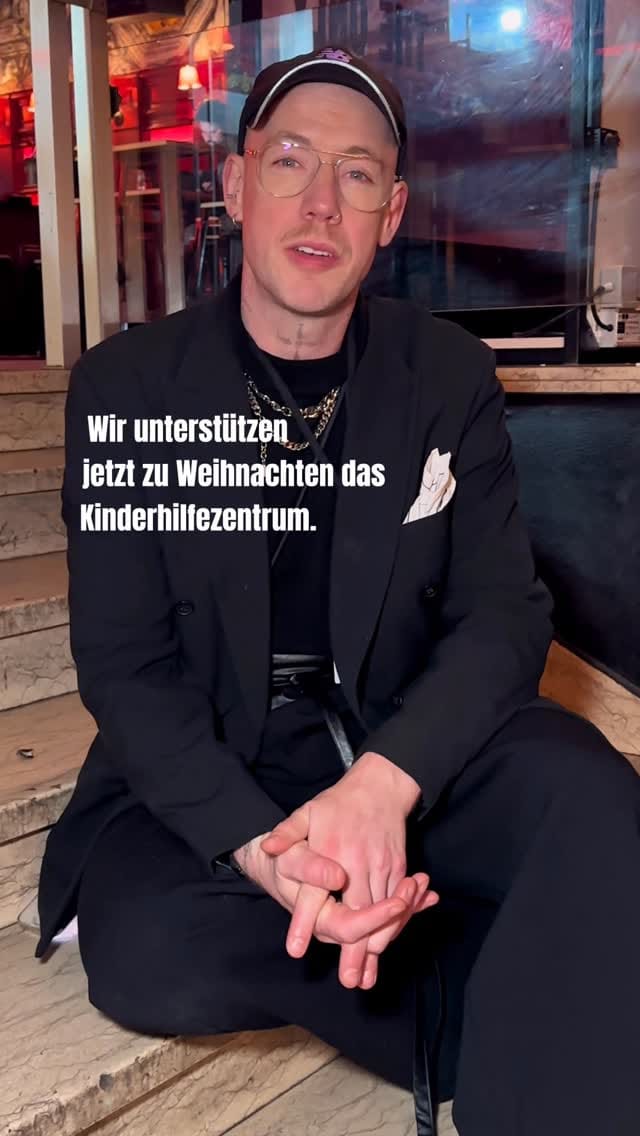 Post 6 by LUPO DÜSSELDORF DEIN FRISEUR on Instagram (video)