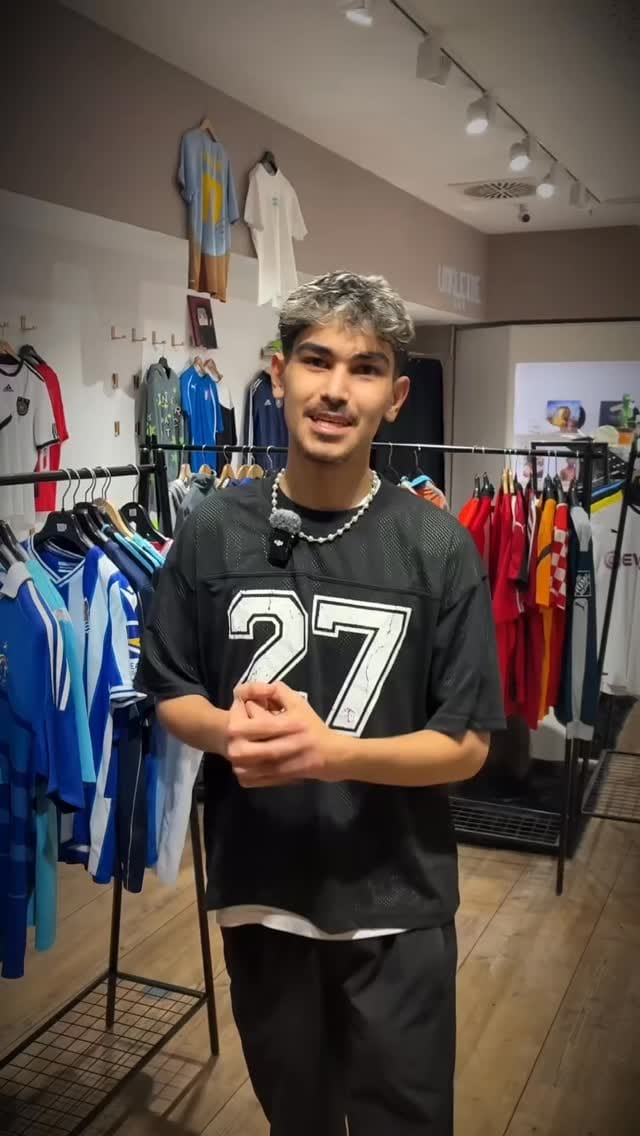 Post 2 by 𝐒𝐍𝐔𝐒𝐈 Sneaker & More Stuttgart on Instagram (video)