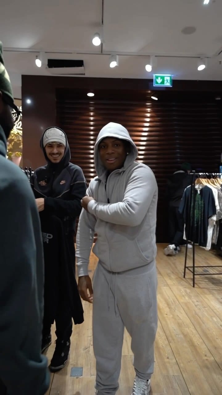 Post 7 by 𝐒𝐍𝐔𝐒𝐈 Sneaker & More Stuttgart on Instagram (video)