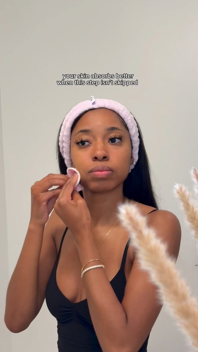 Post 5 by NOLA SKINSENTIALS on Instagram (video)