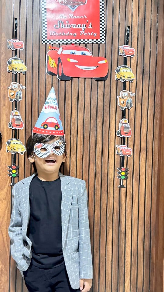 Post 7 by Party Supplies India Official on Instagram (video)